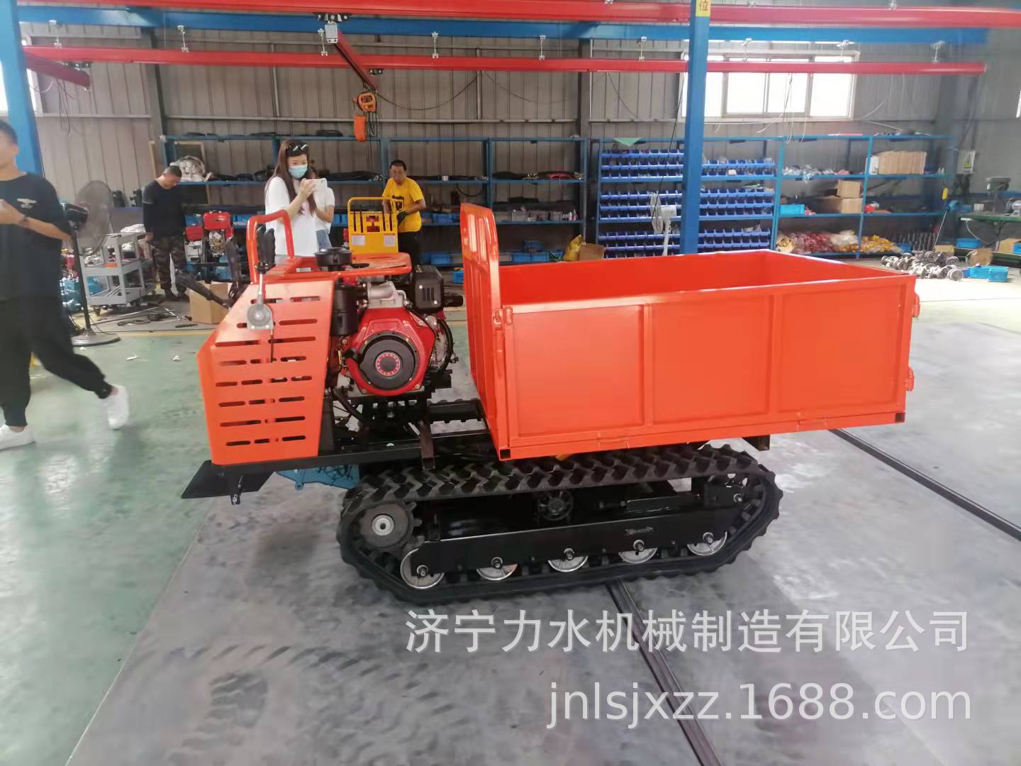 履帶運(yùn)輸車(chē) 果園