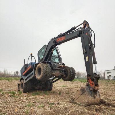 雷道 濟(jì)寧 二手輪式挖掘機(jī) 輪挖 便宜鉤機(jī) 挖土機(jī)圖片 旋轉(zhuǎn)挖機(jī)