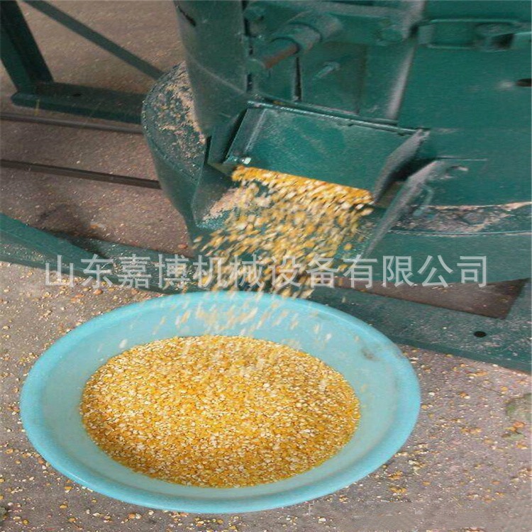 農(nóng)用谷子小麥去皮碾米機(jī) 電動(dòng)稻谷碾米機(jī) 養(yǎng)馬用糧食擠扁機(jī)