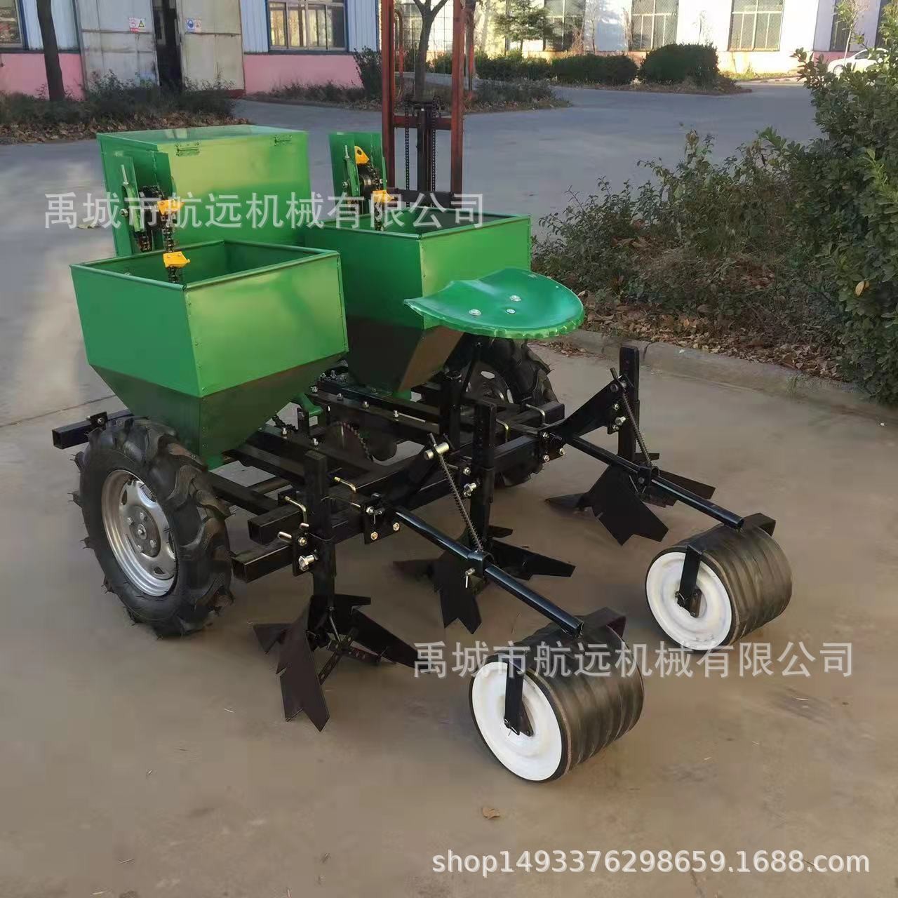 新款雙壟雙行的土豆施肥播種機 行距65-80cm的馬鈴薯起壟種植機