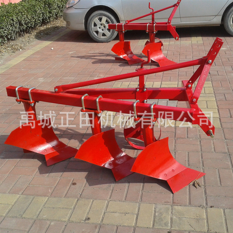 廠家直銷 各種鏵式犁耕地機
