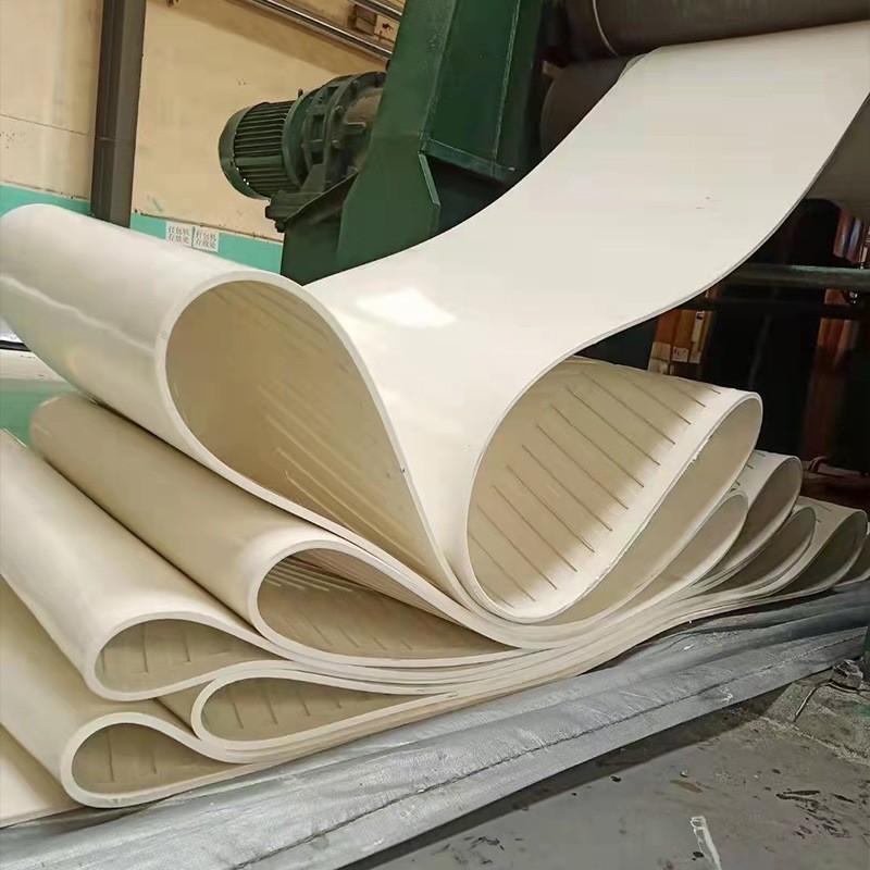白色橡膠輸送帶 食品帶 柔韌性號 耐磨耐熱 方沫輸送