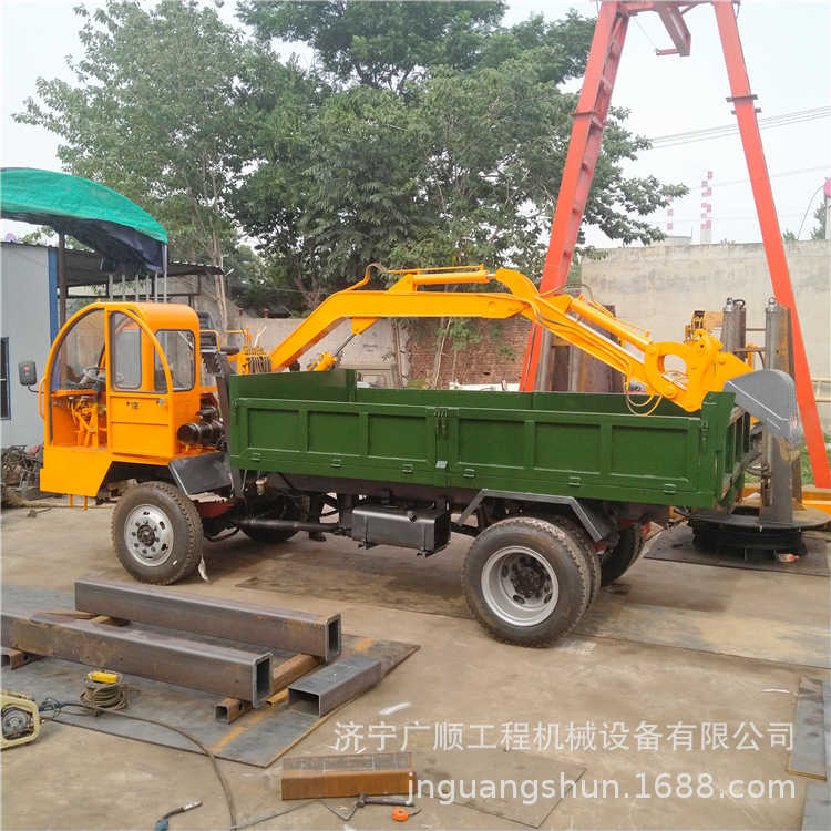 825大輪胎四驅(qū)隨車挖