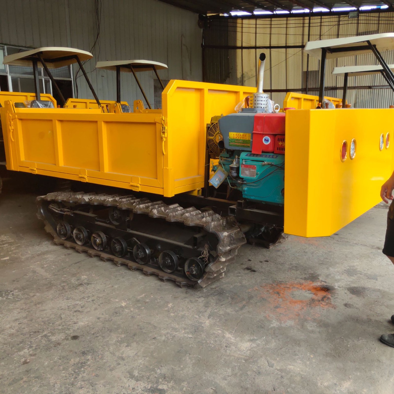 國(guó)產(chǎn)履帶運(yùn)輸車 柴油大馬力履帶搬運(yùn)車 全地形建筑工程履帶運(yùn)輸車