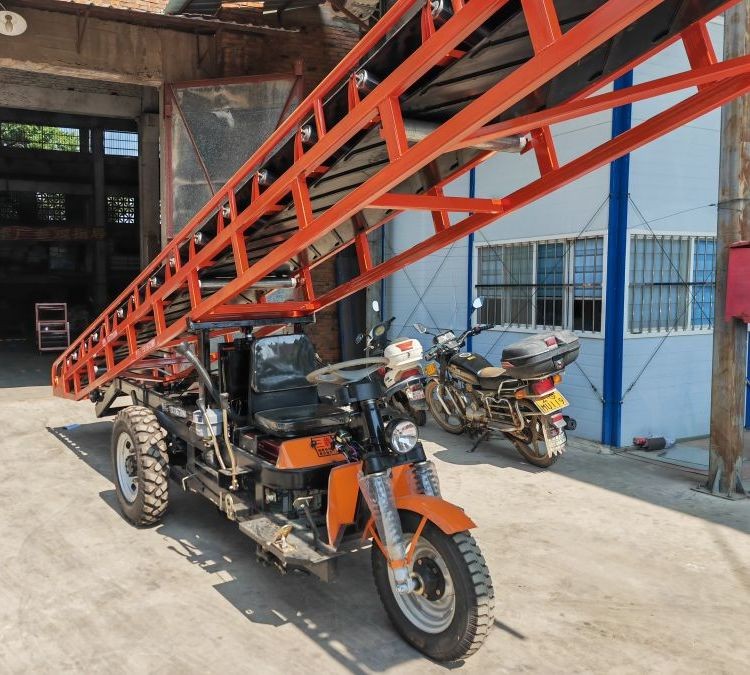 糧食運(yùn)輸設(shè)備 電動行走式輸送機(jī) 傳送帶 運(yùn)行穩(wěn)定 多種型號