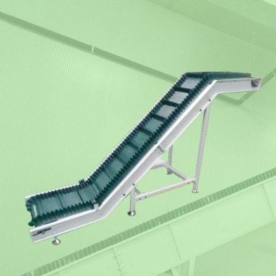 傾斜輸送機 占地小 工業(yè)煤炭砂石輸送設備大傾角皮帶式品爬坡傳送機