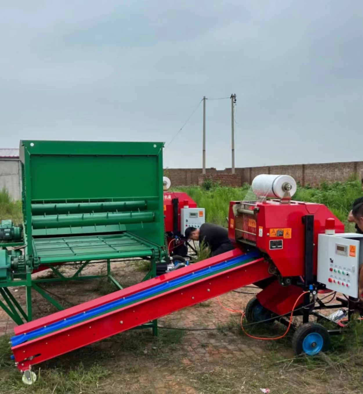 上料機配青儲飼料打捆包膜一體機 圓草捆青貯飼料打捆機售后三年