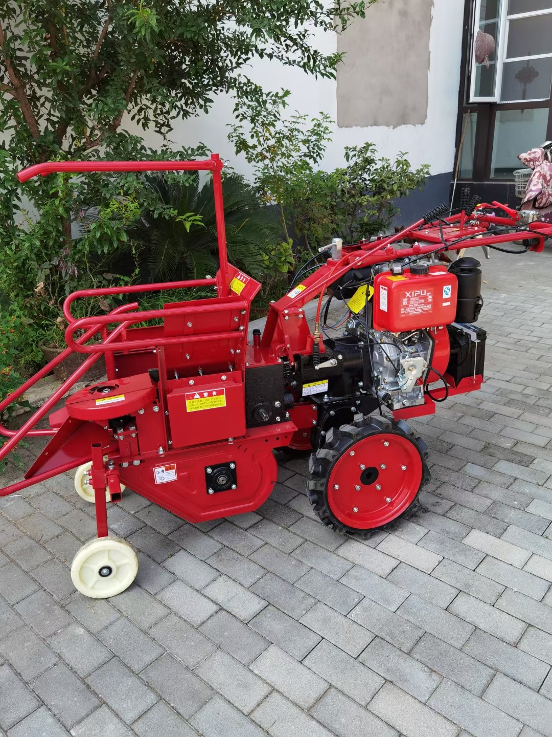 東誠(chéng)小型苞谷收獲機(jī) 單行玉米收割機(jī) 手扶式收棒子機(jī)器