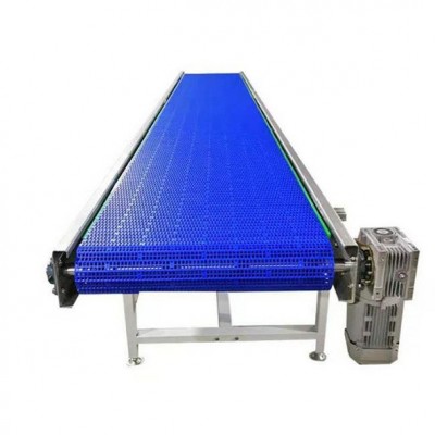 聚乙烯PE塑料鏈板轉彎輸送機物流快遞流水線PVC擋板式爬坡提升機