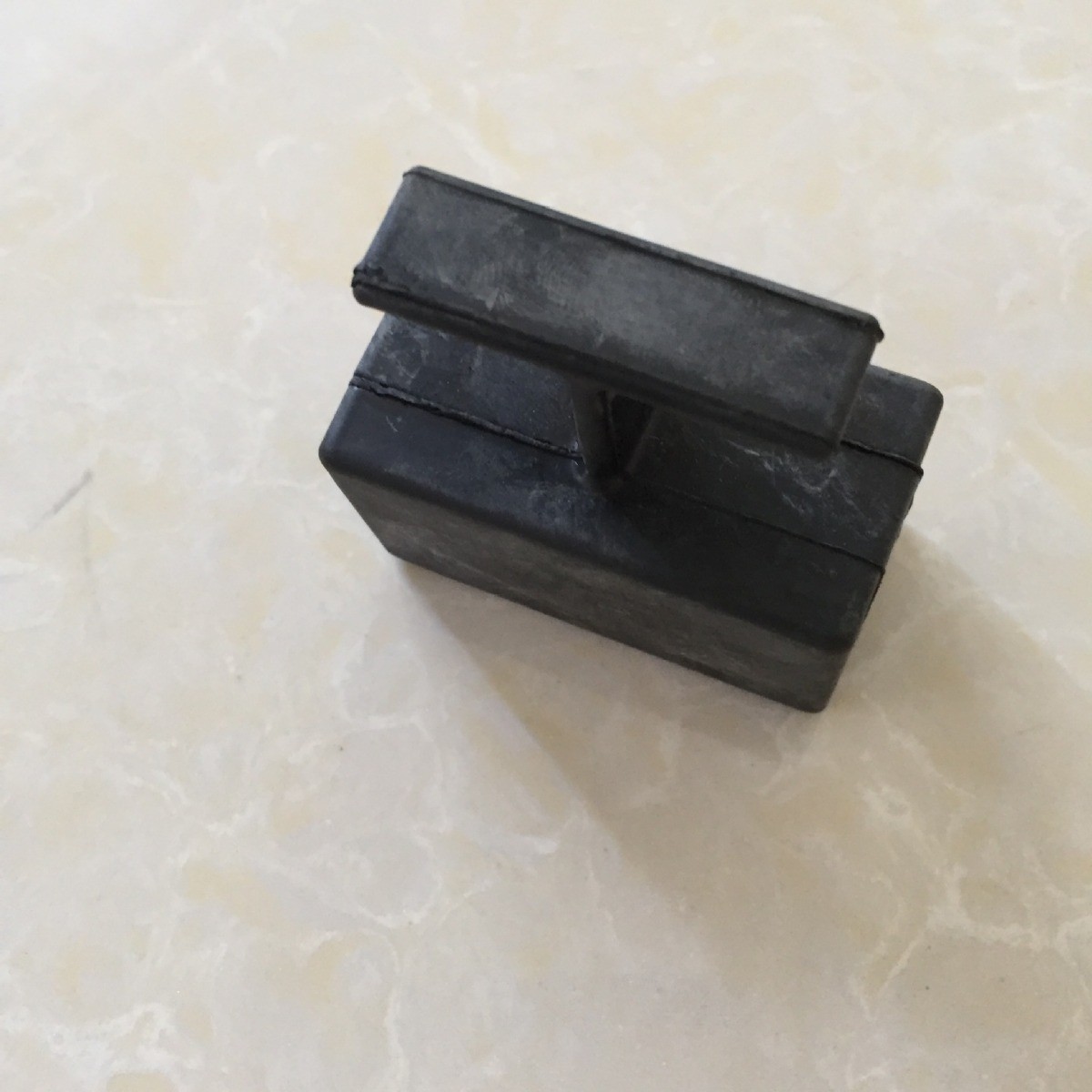 舷外機40P側減震塊14019,84克，單價每個7.7元，批發(fā)有優(yōu)惠