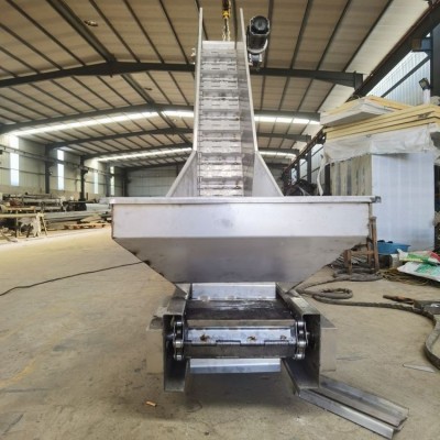 鑫順通 不銹鋼鏈板輸送機 工業(yè)物料搬運機 移動上料爬坡提升機 可定制