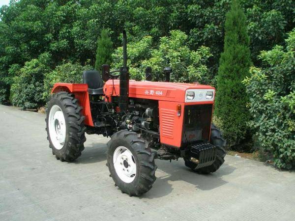 404輪式拖拉機(jī)