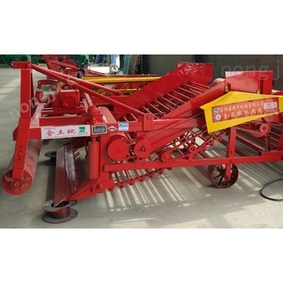 花生收獲機(jī)側(cè)面