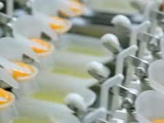 打雞蛋取蛋黃的機(jī)械化真是魔性！引起舒適的食品加工生產(chǎn)線！